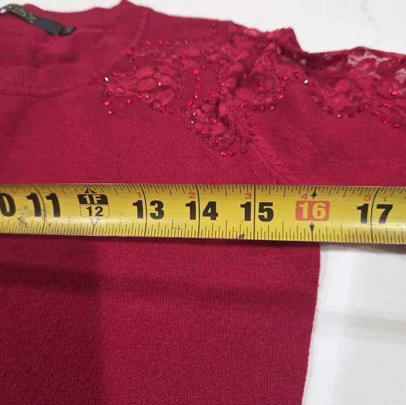Red Sweater with Sequin Details Size L. - Picture 14 of 15